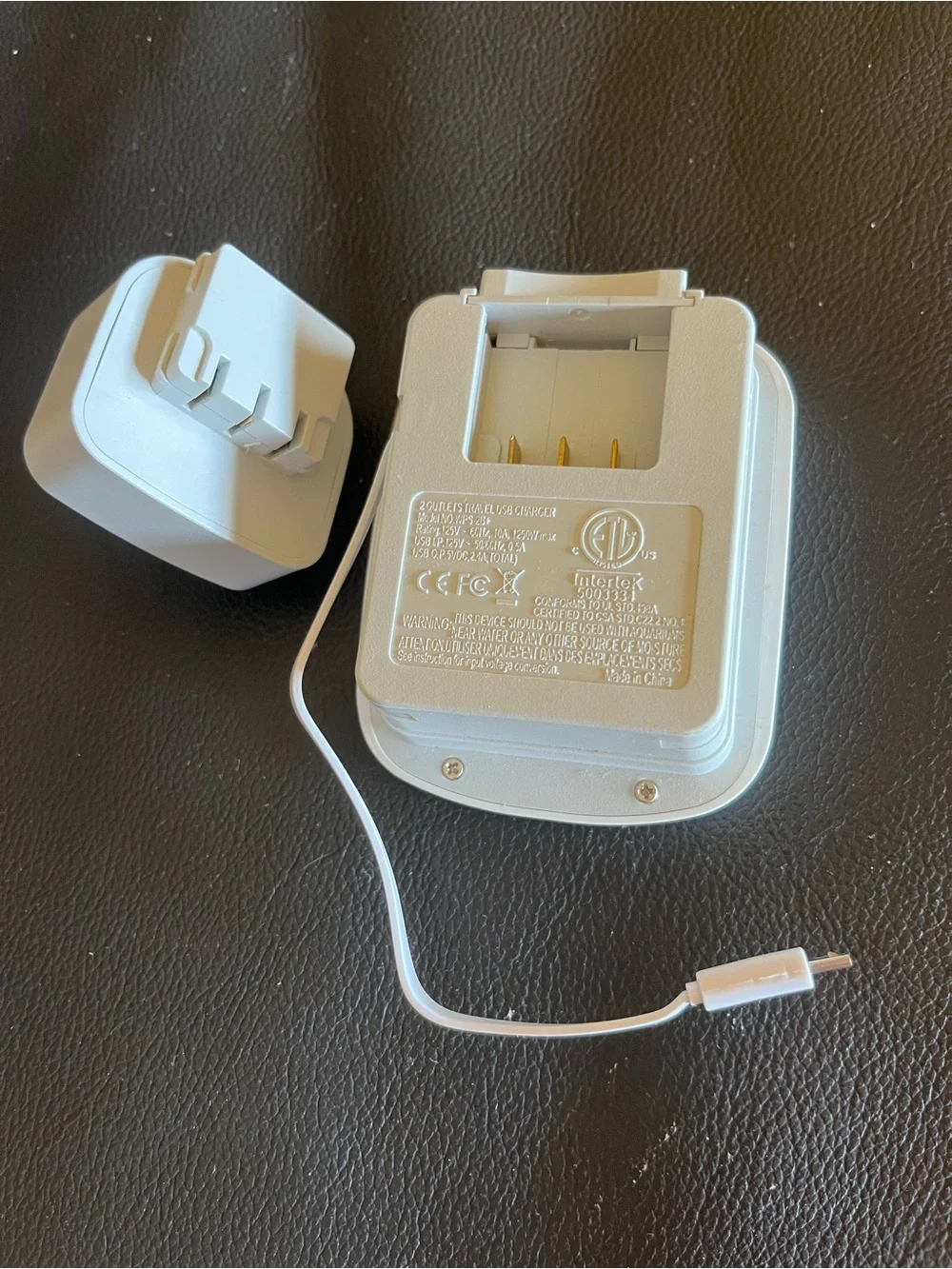 Ceptics White Travel Power Adapter with Type G Plug
